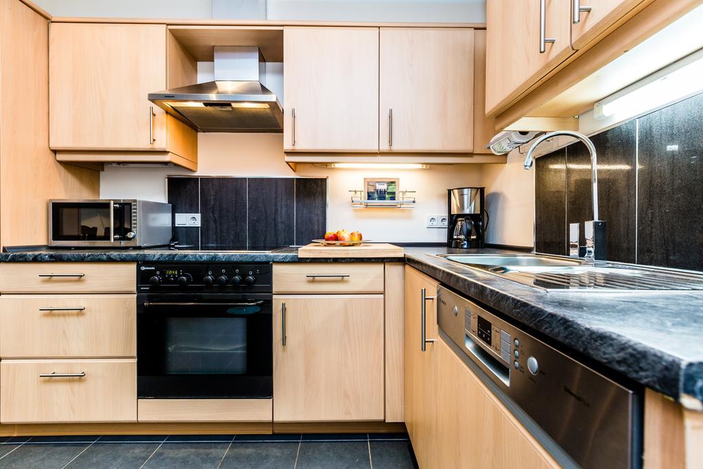 Design Apartment In Koeln Mit Terrasse Rum bild
