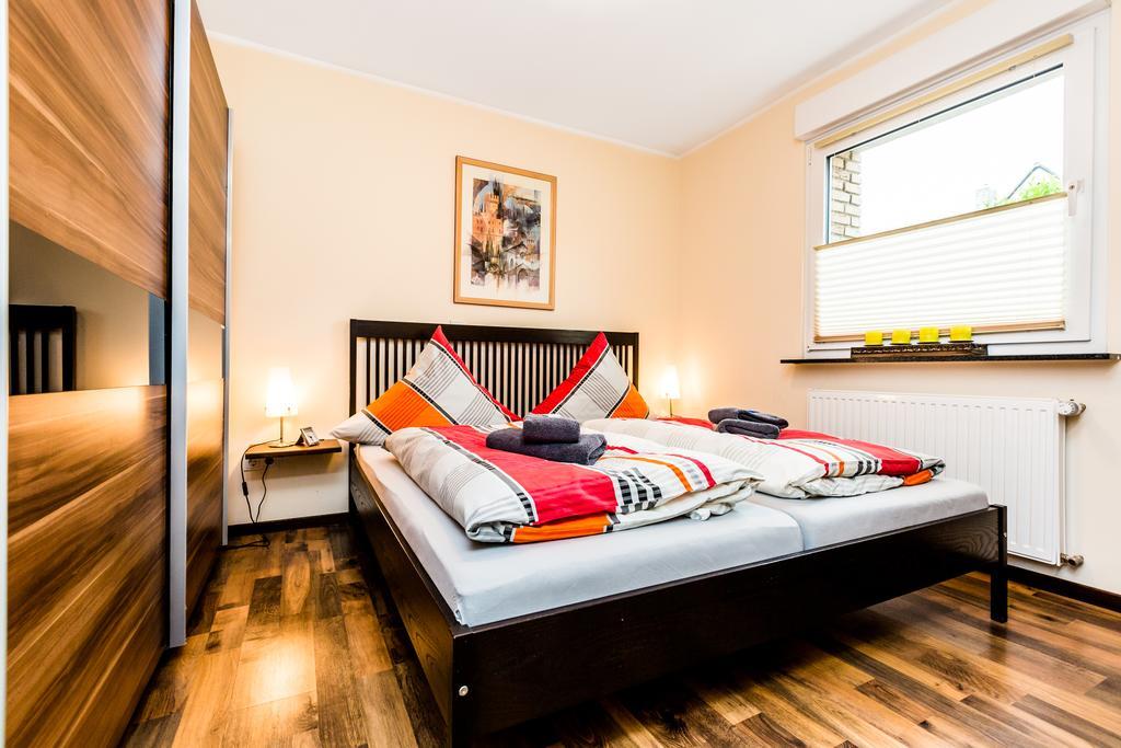 Design Apartment In Koeln Mit Terrasse Rum bild